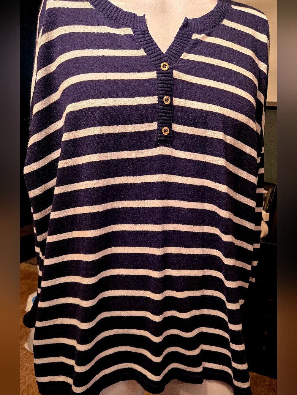 Lilly Pulitzer Navy and White Striped V-Neck Lightweight Sweater XL